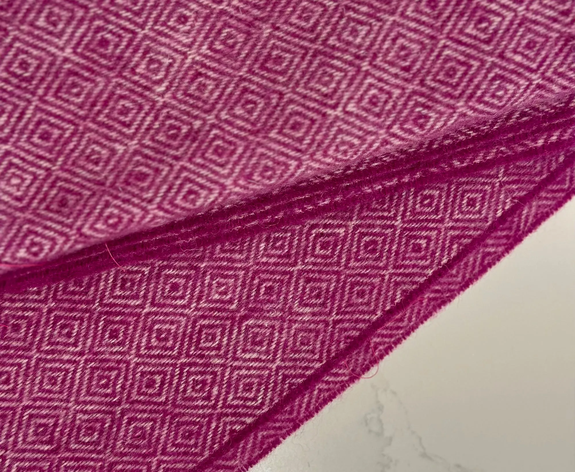 100% Lambswool Diamond Throw Fuchsia Pink