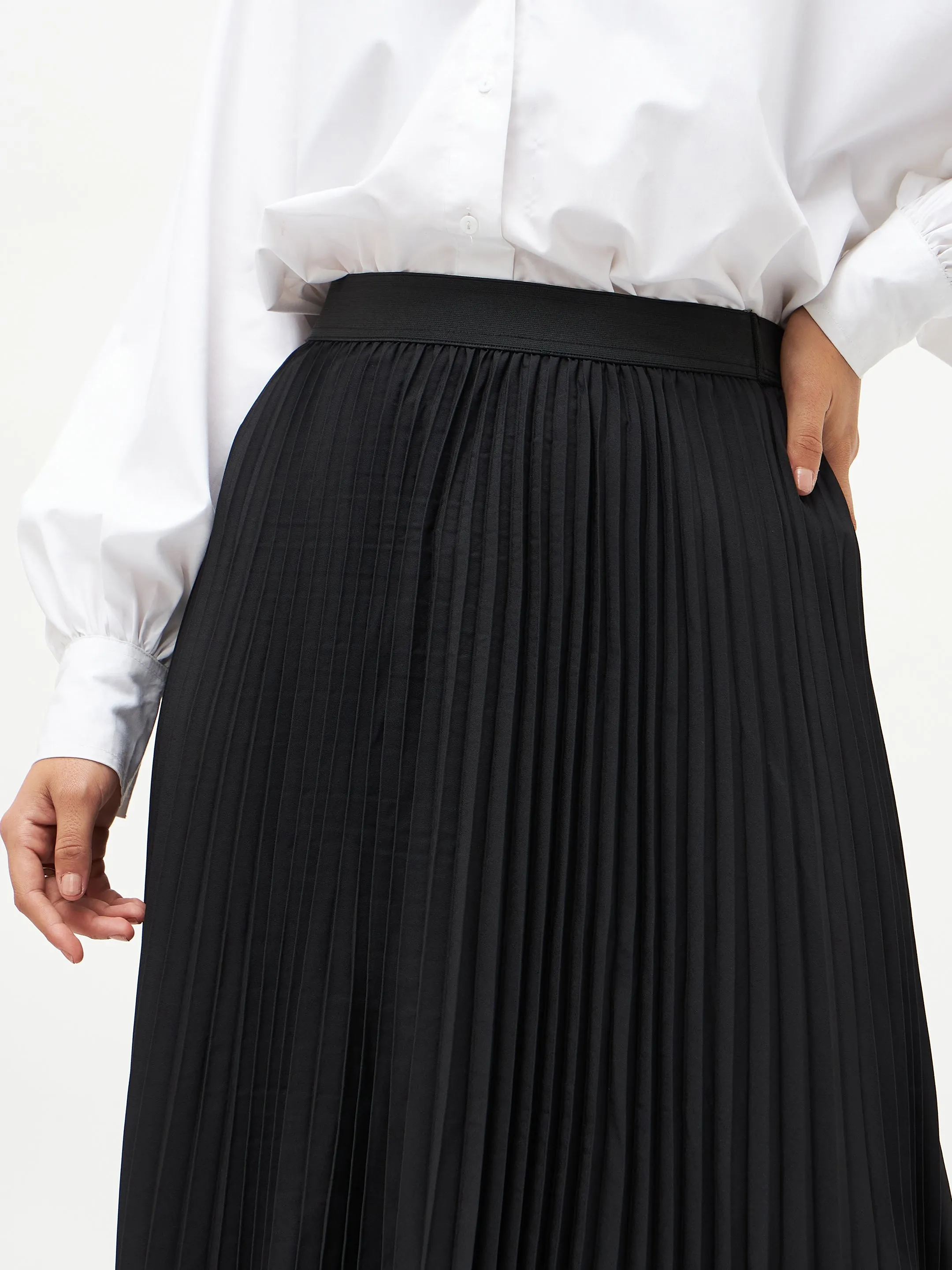 Black Pleated Maxi Skirt