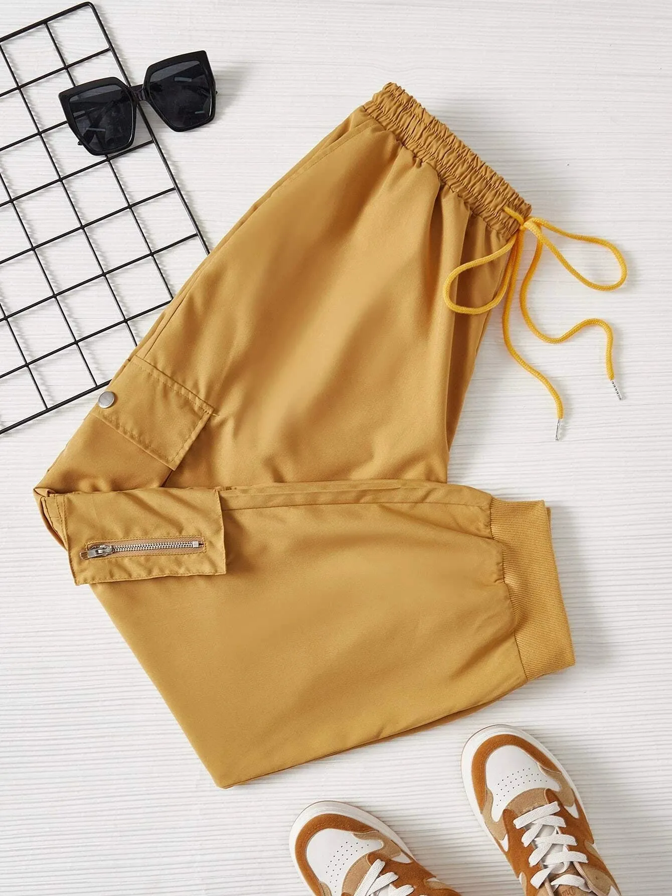 Flap Pocket Drawstring Cropped Cargo Pants