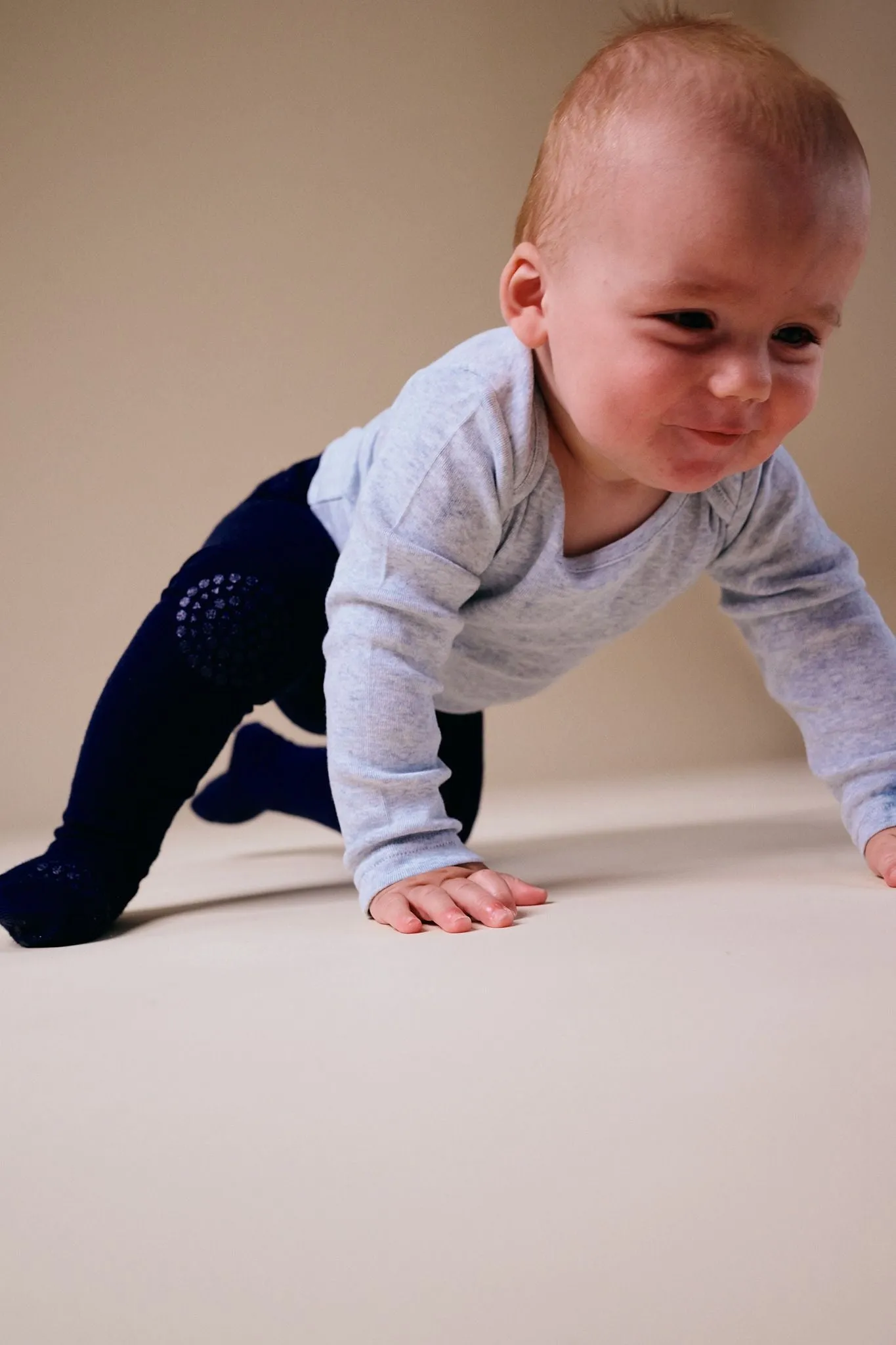 Non slip crawling tights with grip for babies and toddlers Organic Cotton - Cherry