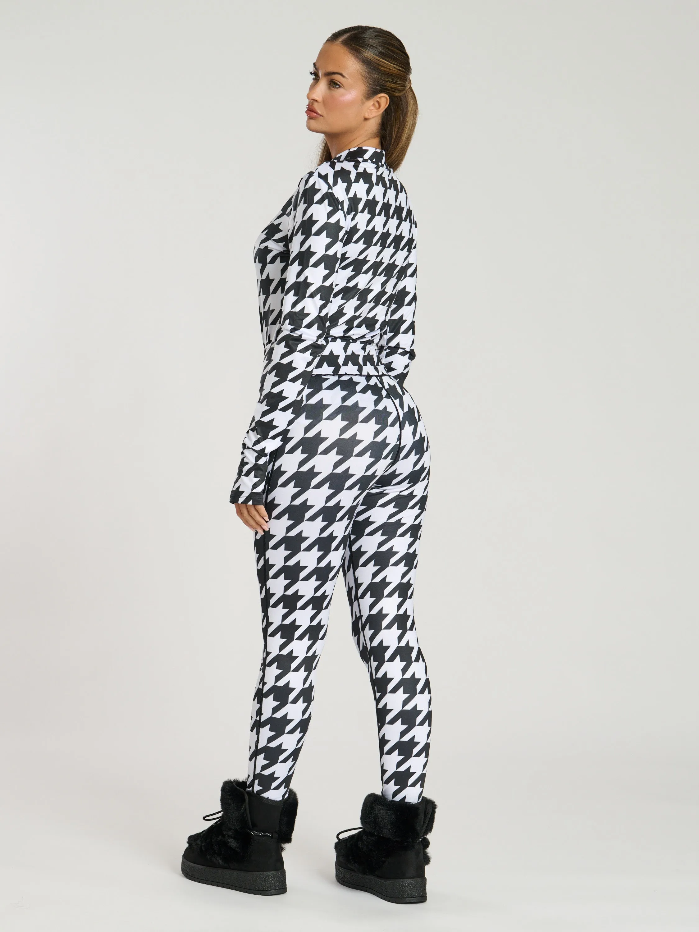 The 'Alpine' legging in monochrome houndstooth