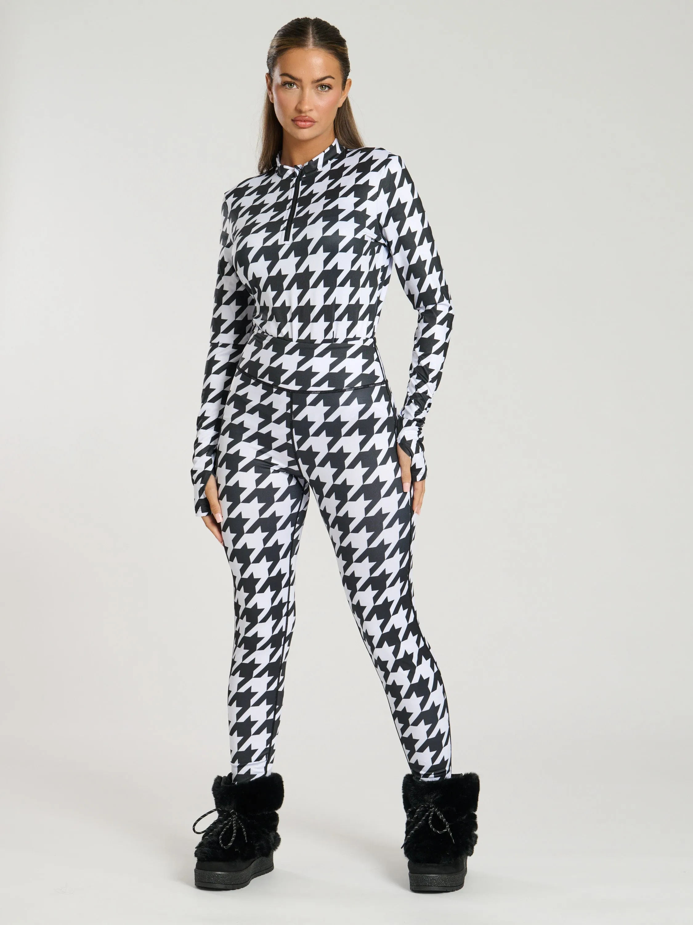 The 'Alpine' legging in monochrome houndstooth